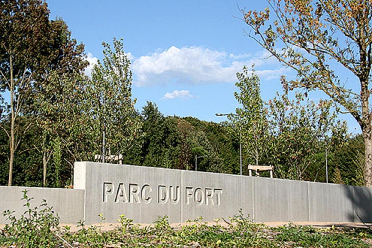 Votre Cocon Parfait A 9 Min D'Eurexpo Et 14 Min Groupama Apartment Saint-Priest  Exterior photo